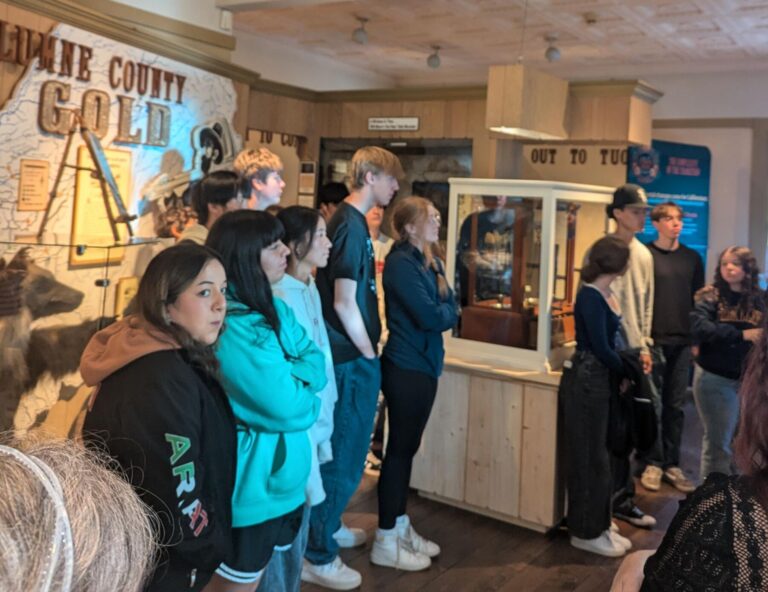 Group of students visiting Sonora museum